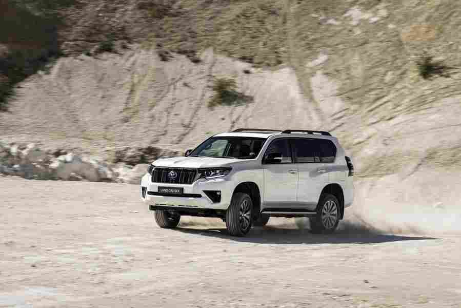 TOYOTA Land Cruiser 6917 67 Car A4 Photo Print