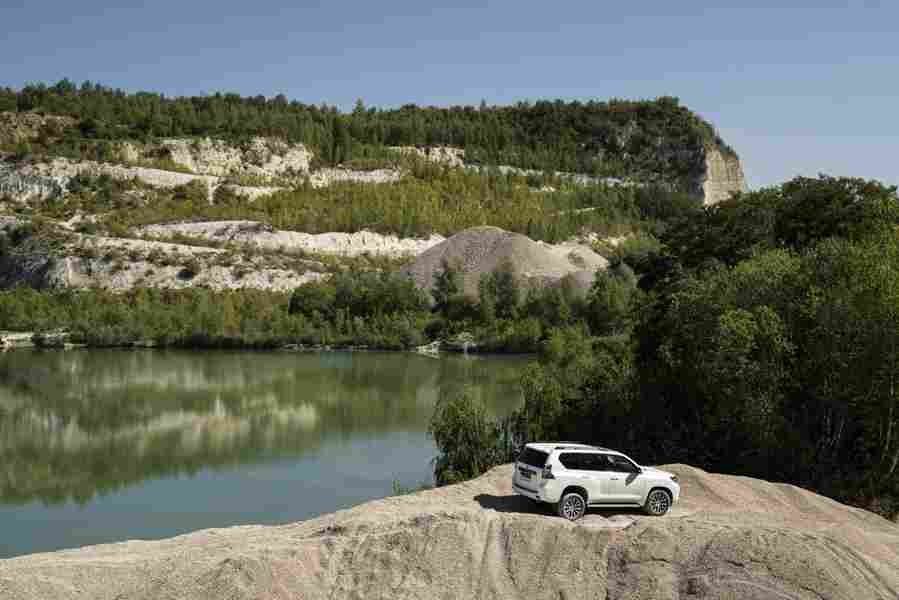 TOYOTA Land Cruiser 6917 81 Car A4 Photo Print