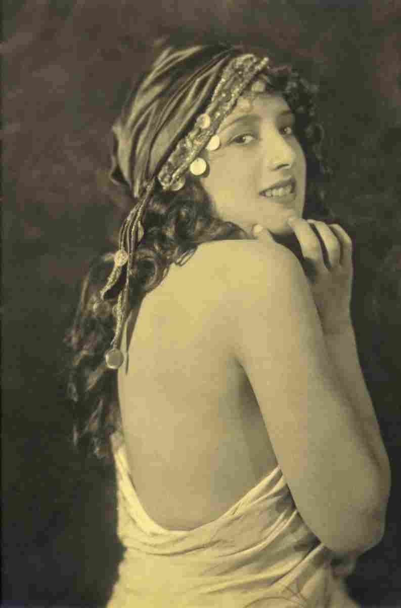 Taylor Ellinore 1 film star poster A4 Photo Print