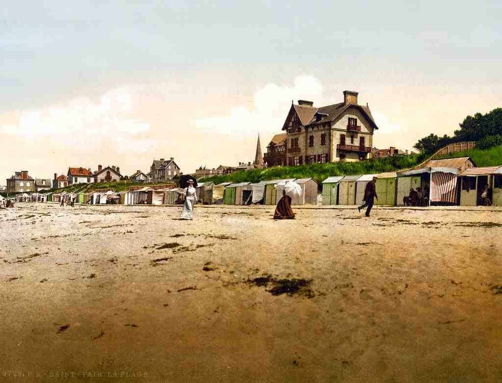 The Beach St Pair France Vintage A4 Photo Print