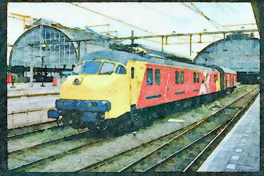 Trains 391038 Netherlands, Ry Postal Electric Unit 3012 With Car A4 Limited Edition Watercolour Print