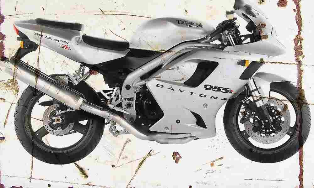 Triumph 955i Daytona 2002 Aged Vintage A4 Photo Print