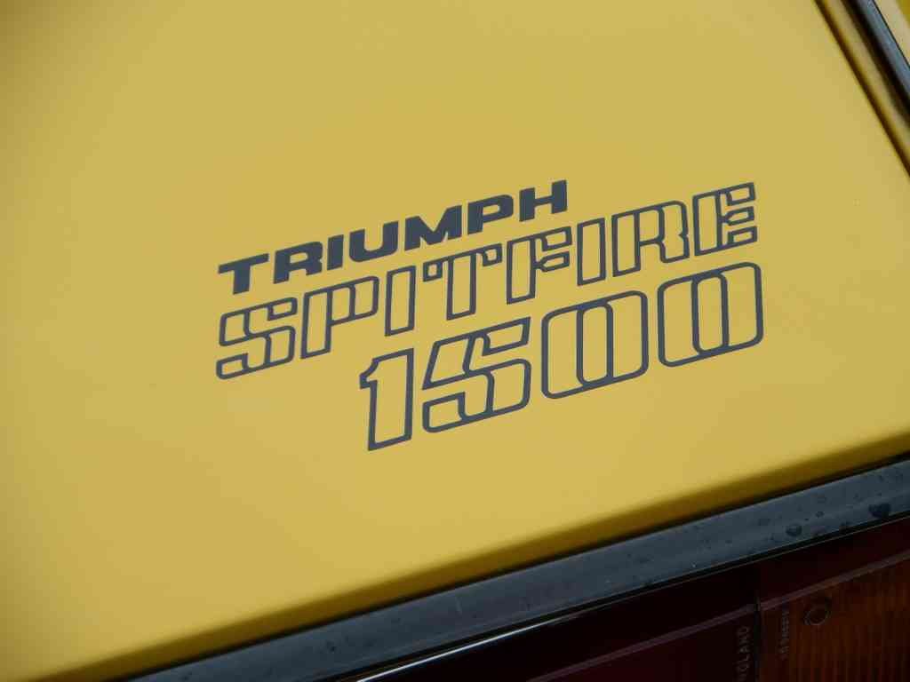 Triumph Bonnet Grille Boot 2647 A4 Photo Print