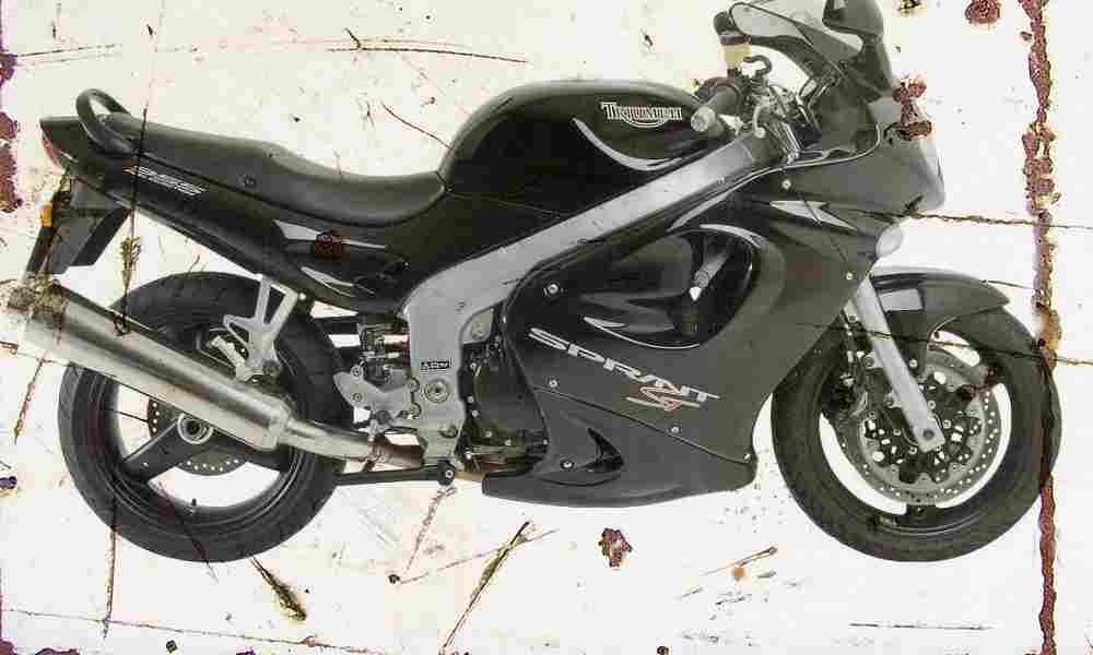 Triumph Sprint ST 1999 Aged Vintage A4 Photo Print