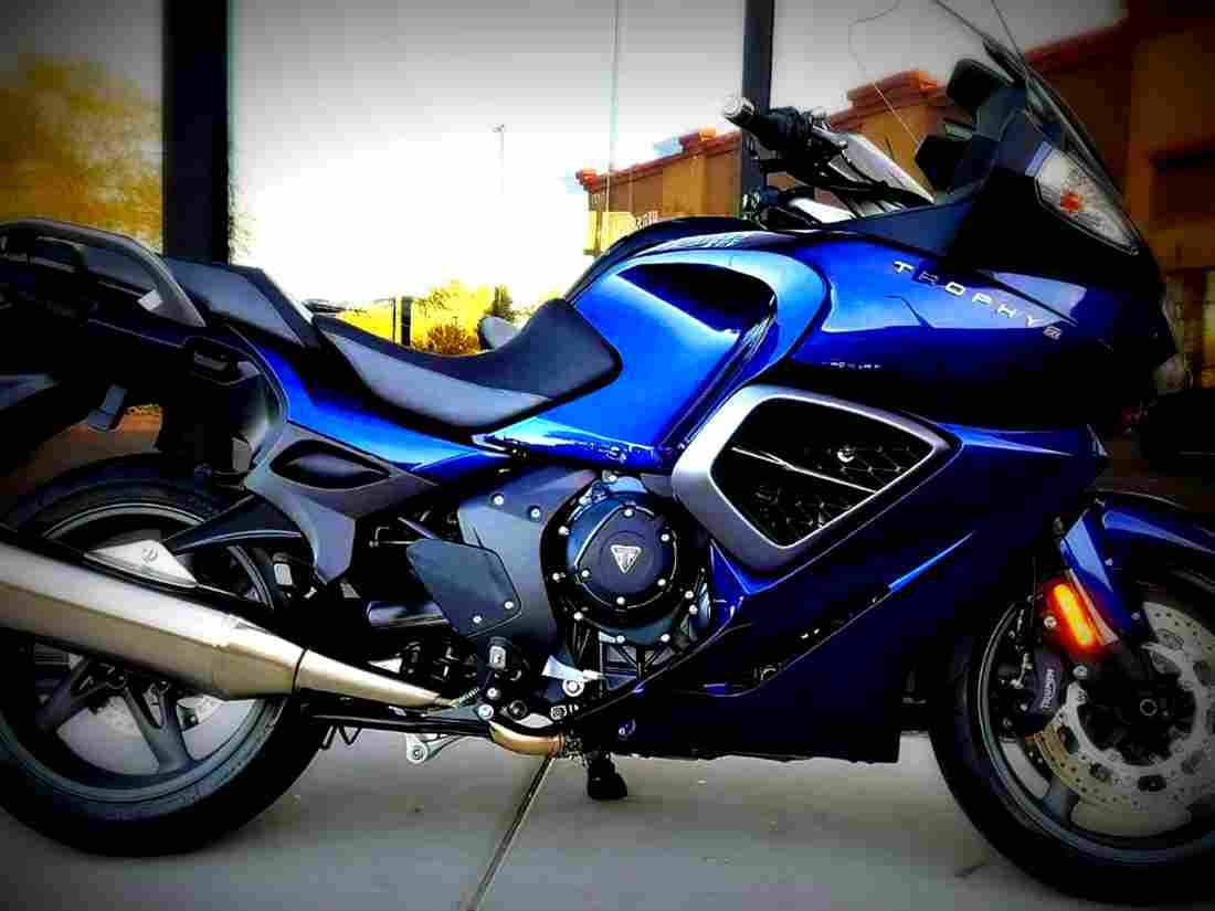 Triumph Trophy SE 2017 2 motorbike A4 Photo Print