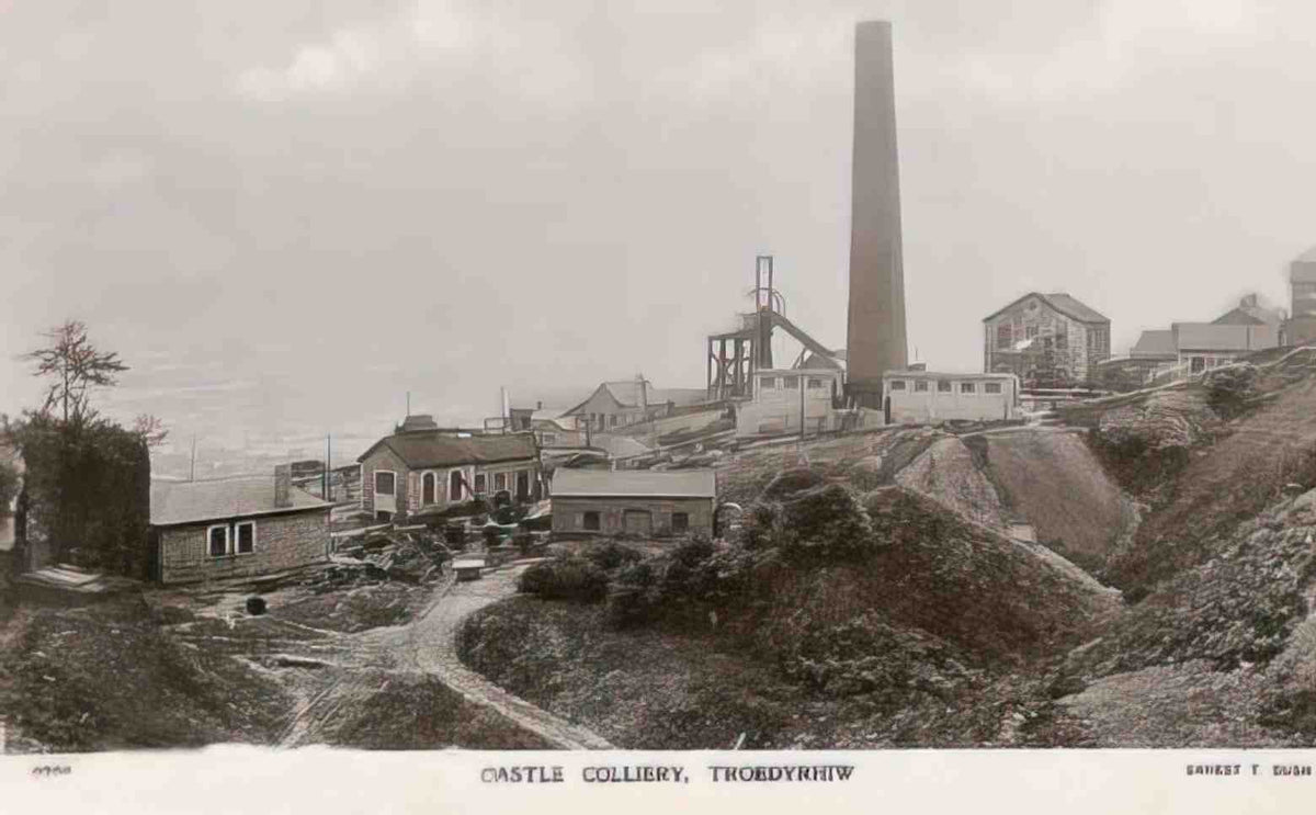 Troedyrhiw Castle Colliery Vintage A4 Photo Print