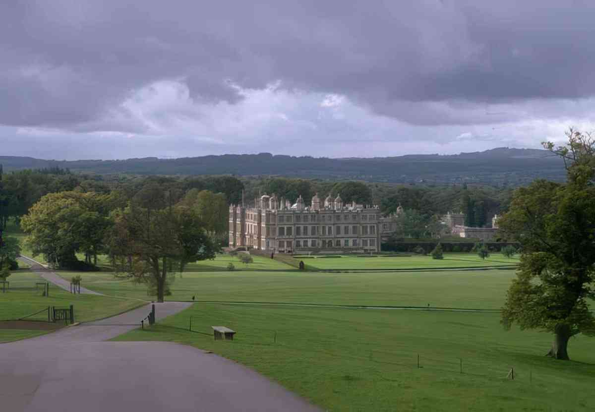UK chatsworth house driveway A4 Photo Print