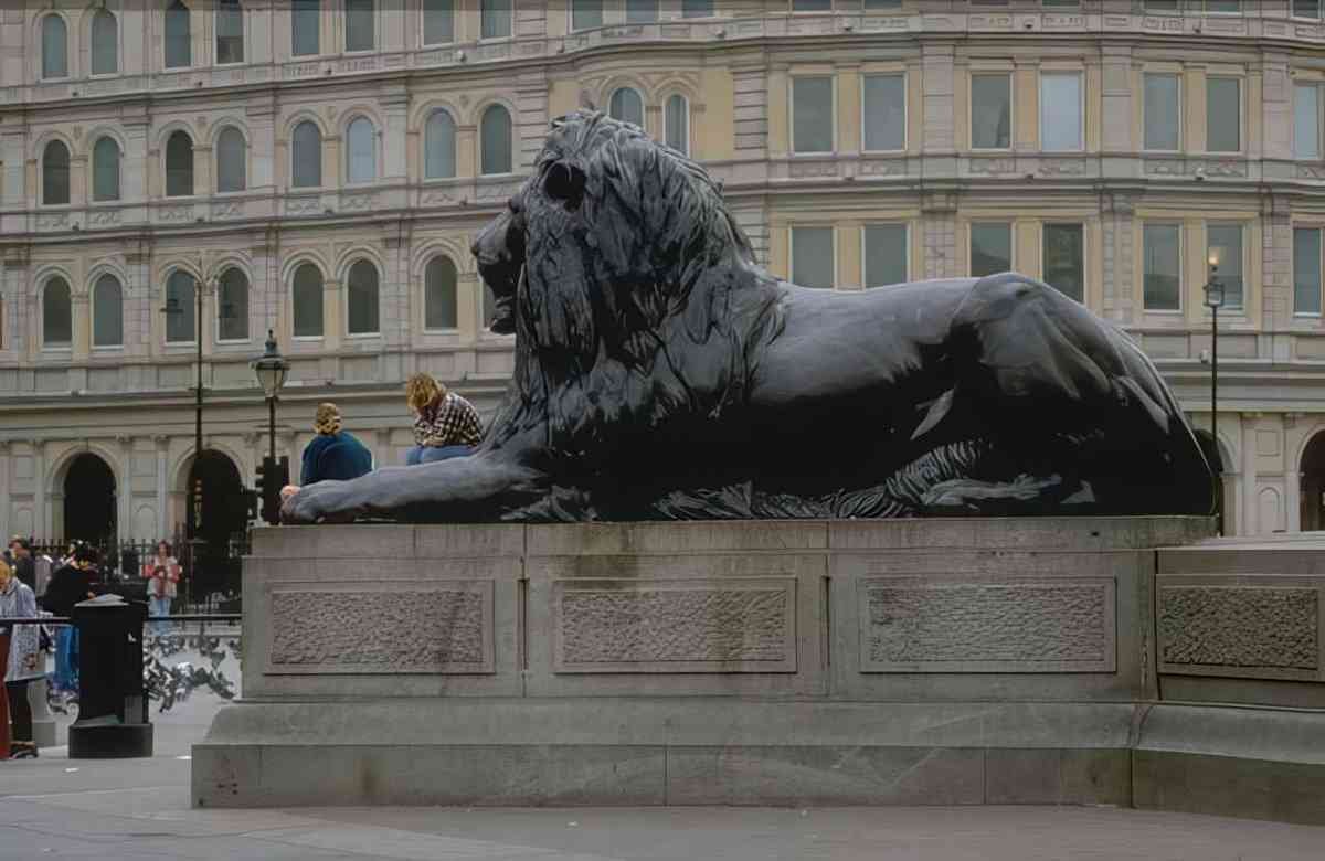 UK london lion statue A4 Photo Print