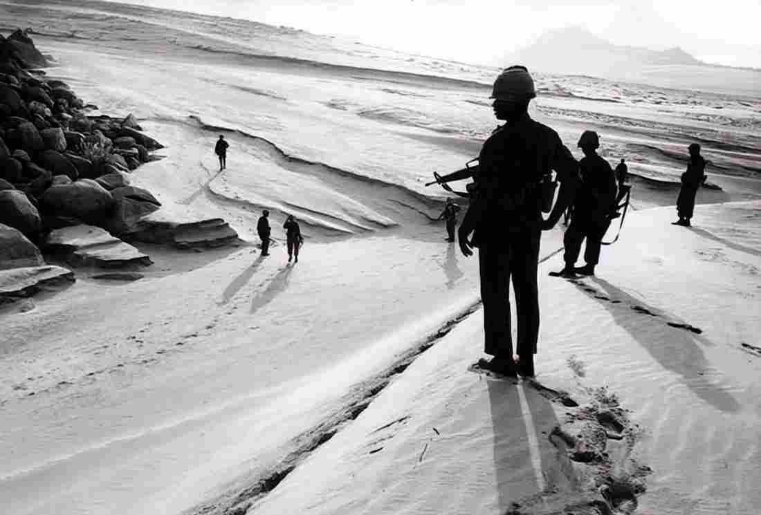 Vietnam HH6605 large Military A4 Photo Print