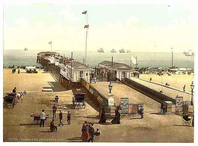 Vintage Britannia Pier Yarmouth A4 Photo Print