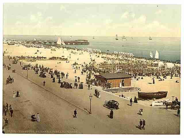 Vintage Britannia Pier and parade Yarmouth A4 Photo Print