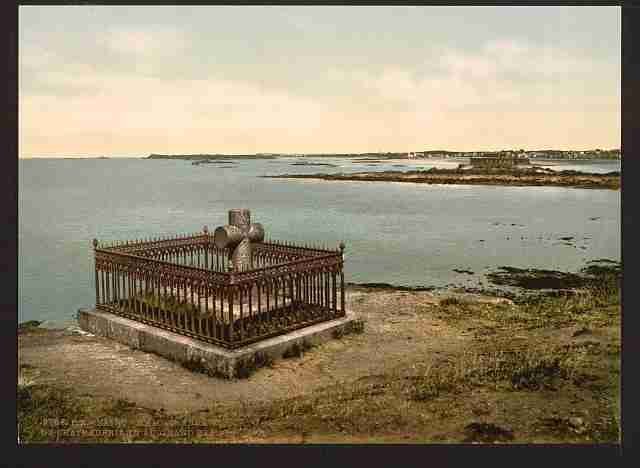 Vintage Chateaubriands tomb St Malo A4 Photo Print