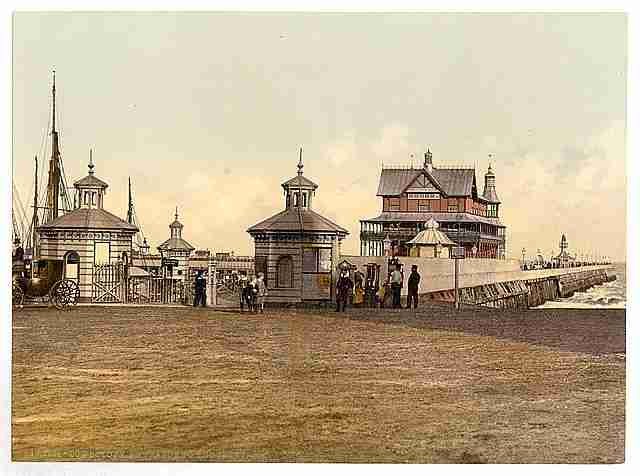 Vintage Entrance to jetty Lowestoft A4 Photo Print