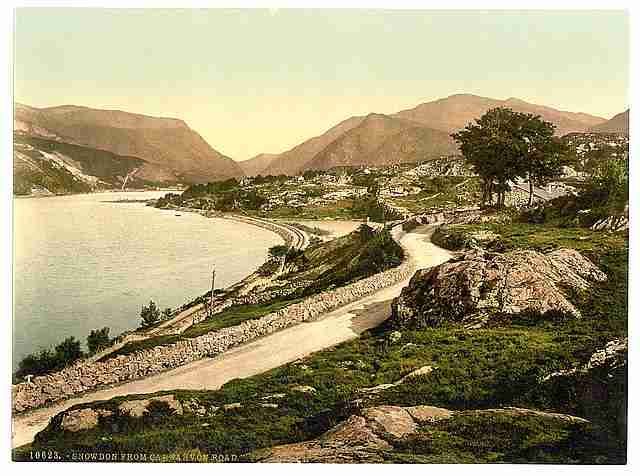 Vintage From Carnarvon road Snowdon A4 Photo Print