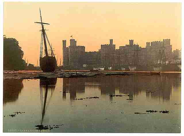 Vintage General view sunset Carnarvon Castle A4 Photo Print