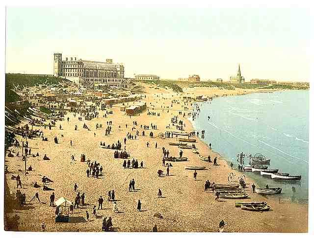 Vintage Long Sands Tynemouth A4 Photo Print