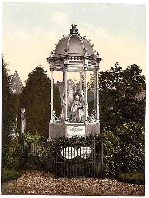 Vintage Martyrs Monument Stirling A4 Photo Print