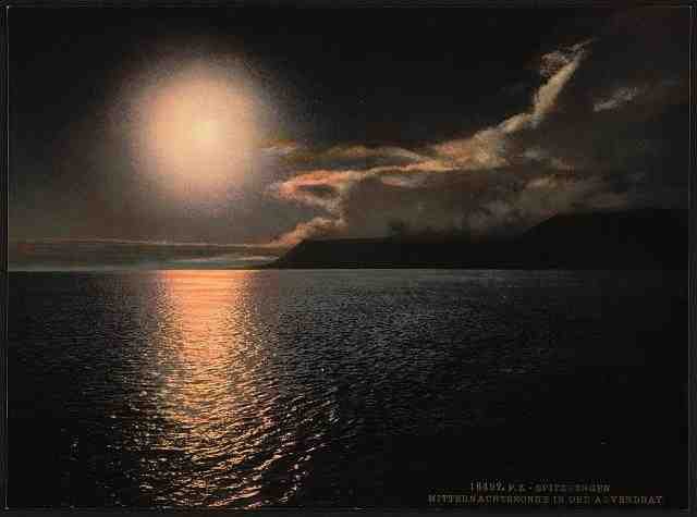Vintage Midnight sun in Advent Bay Spitzbergen A4 Photo Print