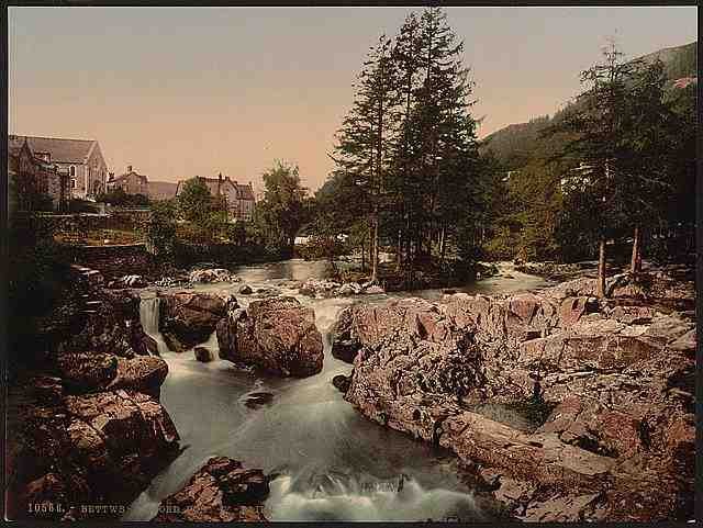 Vintage Pont y Pair I Bettws y Coed A4 Photo Print