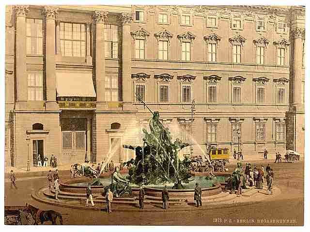 Vintage The Fountain Royal Palace Berlin A4 Photo Print