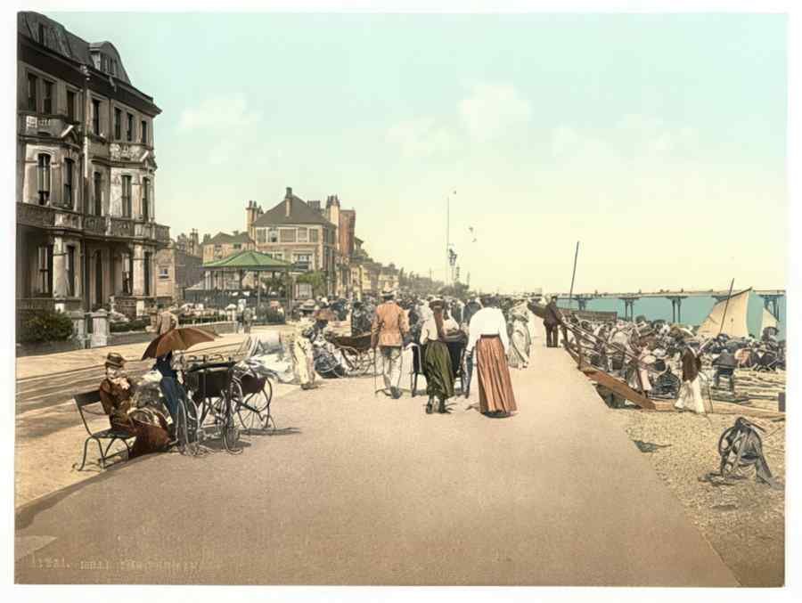Vintage The Promenade Deal England A4 Photo Print