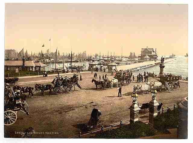 Vintage The pier Lowestoft A4 Photo Print