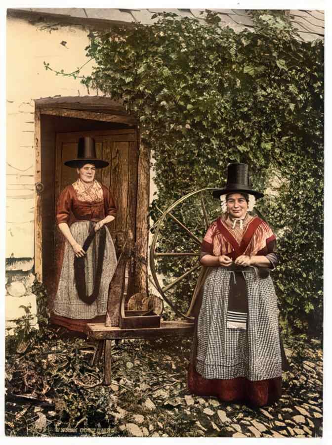 Vintage Welsh Spinners And Spinning Wheel Wales A4 Photo Print