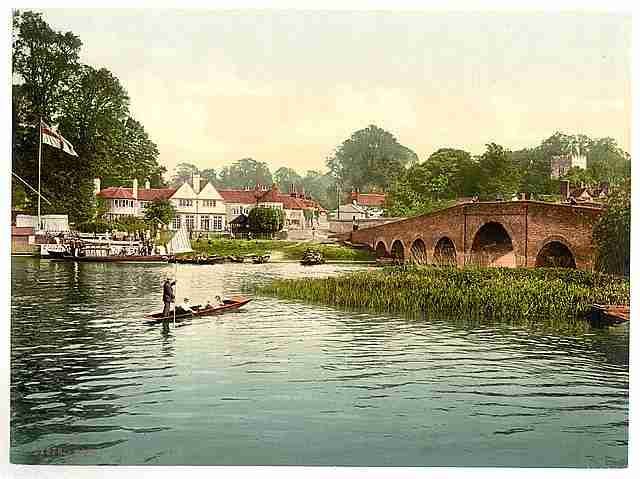 Vintage White Hart Hotel Sonning on Thames A4 Photo Print