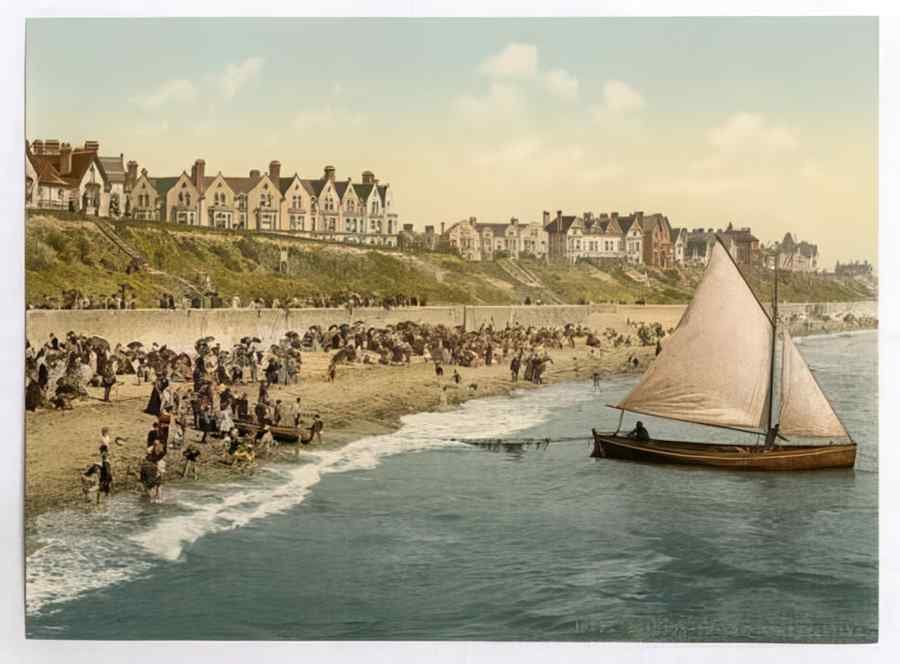 Vintage Yacht Starting Clactononsea England A4 Photo Print