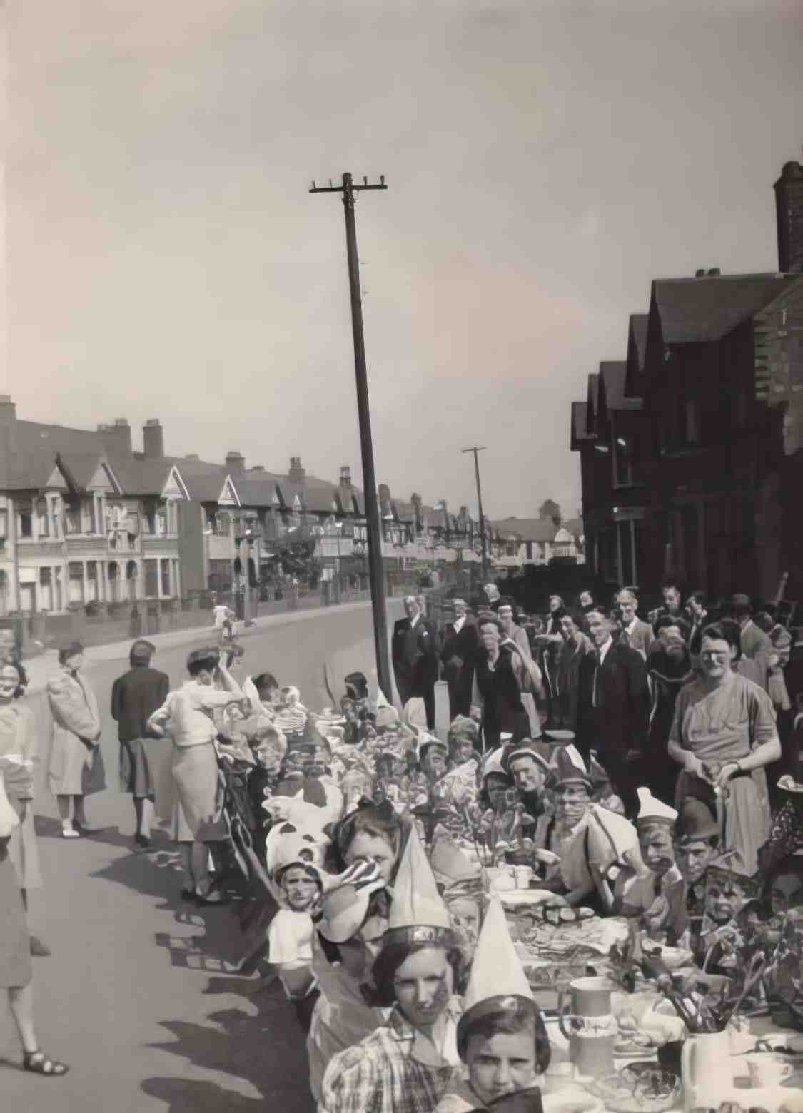 Warwickshire Coventy Wyver Crescent VE Day Vintage A4 Photo Print