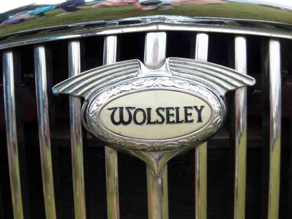 Wolseley Bonnet Grille Boot 2529 A4 Photo Print