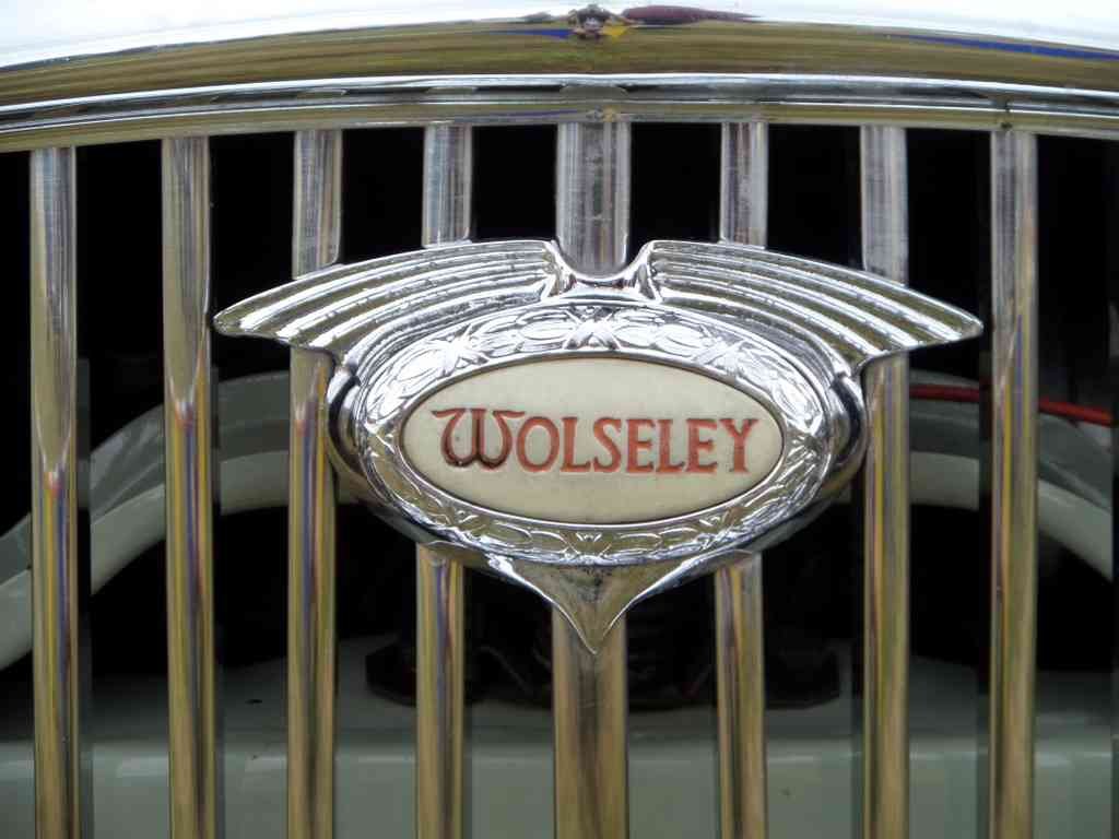 Wolseley Bonnet Grille Boot 2596 A4 Photo Print