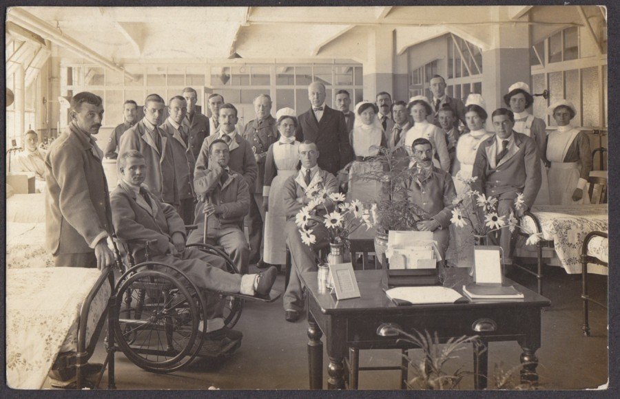 Ww1 Wounded Soldiers Pose In Hospital Ward Nurses Vintage A4 Photo Print