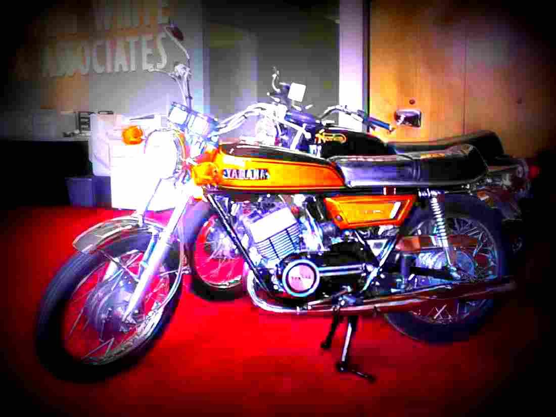 Yamaha DS 7 1972 1 motorbike A4 Photo Print