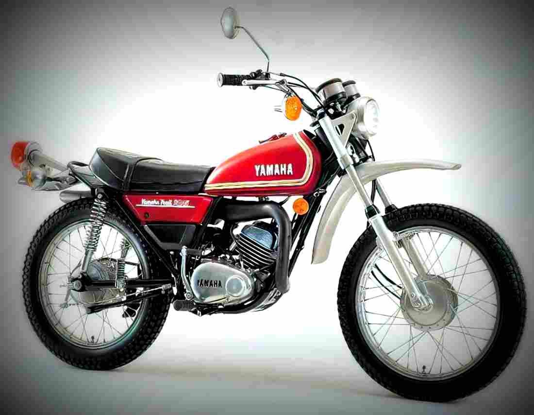 Yamaha DT 125 1973 1 motorbike A4 Photo Print