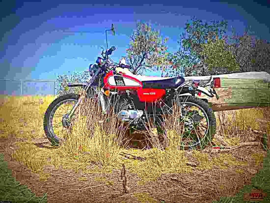 Yamaha DT 125 E 1976 3 motorbike A4 Photo Print