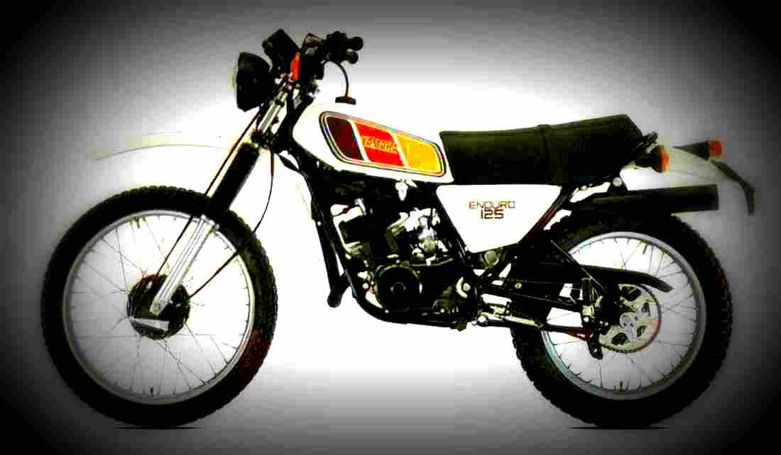 Yamaha DT 125 E 1977 4 motorbike A4 Photo Print