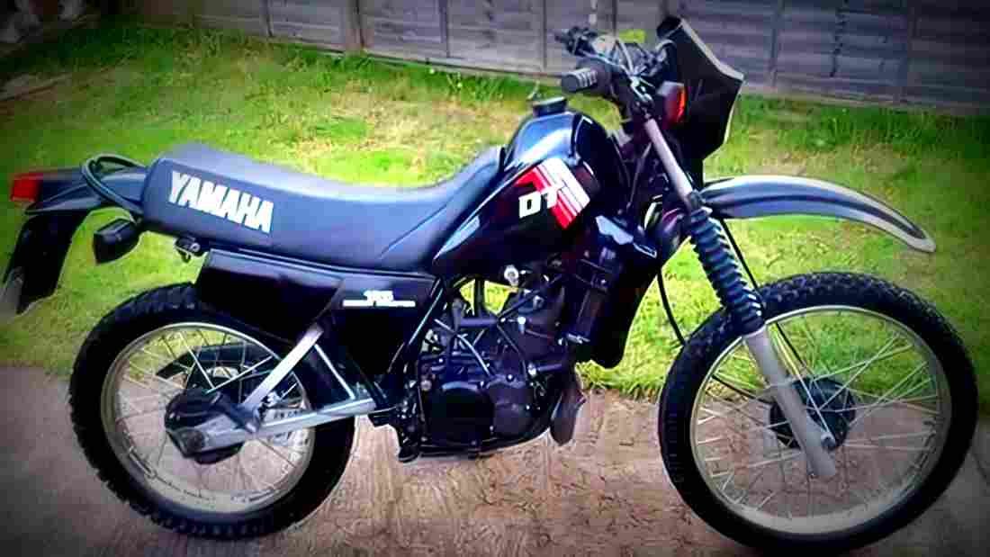 Yamaha DT 125 LC 1983 3 motorbike A4 Photo Print