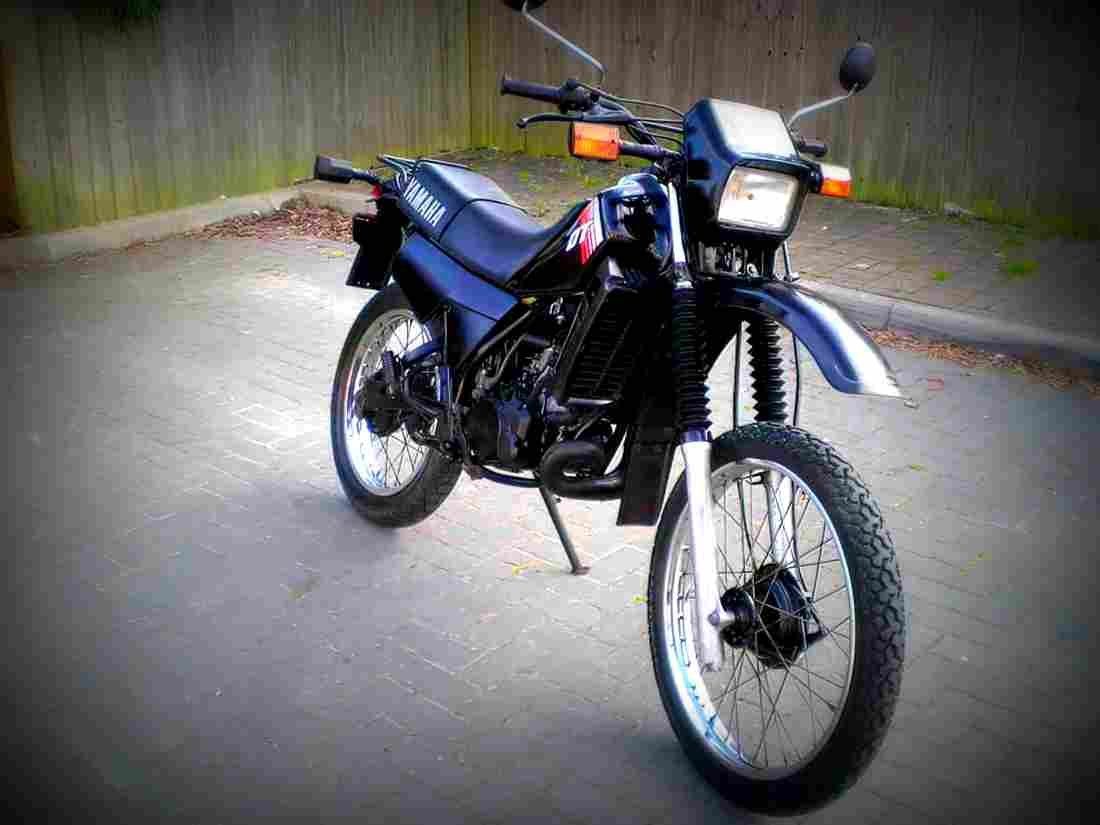 Yamaha DT 125 LC 1984 4 motorbike A4 Photo Print