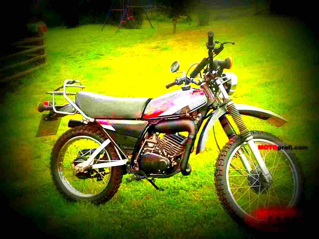 Yamaha DT 175 MX 1981 1 motorbike A4 Photo Print