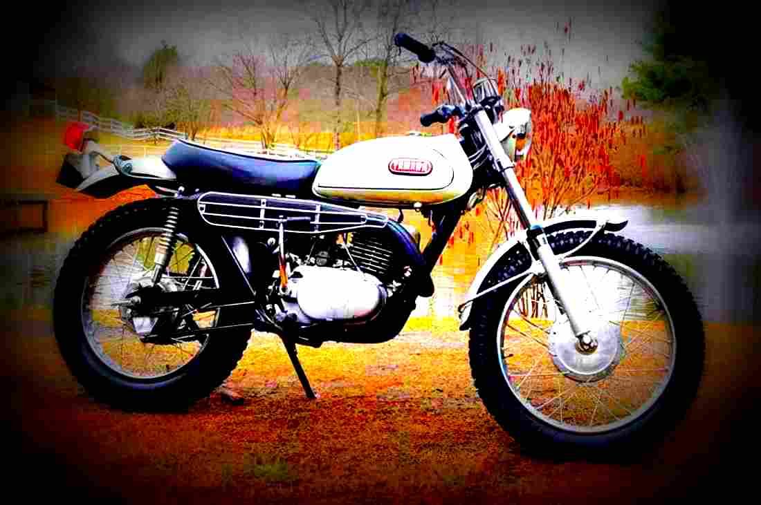 Yamaha DT 250 1973 4 motorbike A4 Photo Print