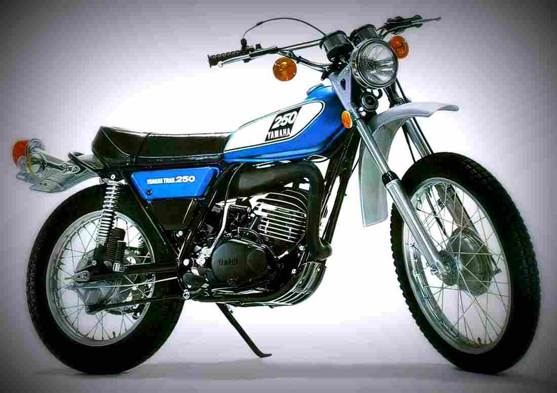 Yamaha DT 250 1975 2 motorbike A4 Photo Print