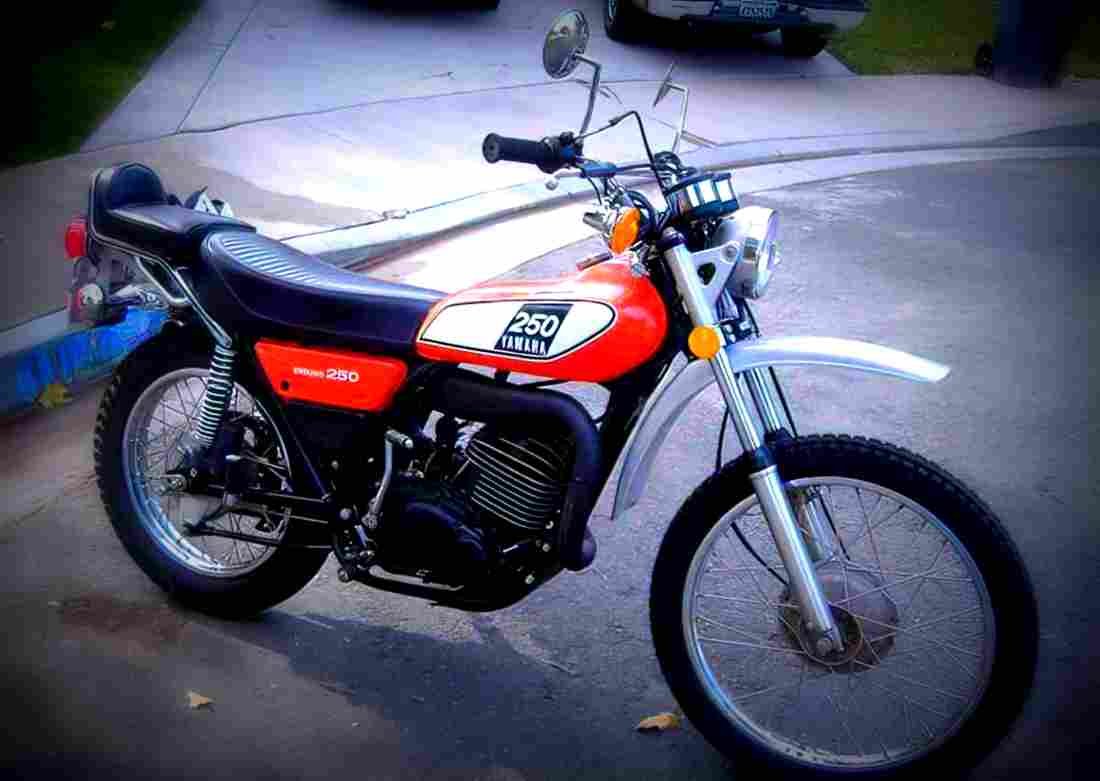 Yamaha DT 250 1975 4 motorbike A4 Photo Print