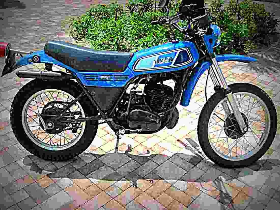 Yamaha DT 250 1977 1 motorbike A4 Photo Print