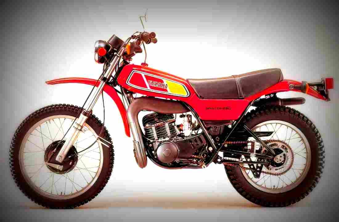 Yamaha DT 250 1977 6 motorbike A4 Photo Print