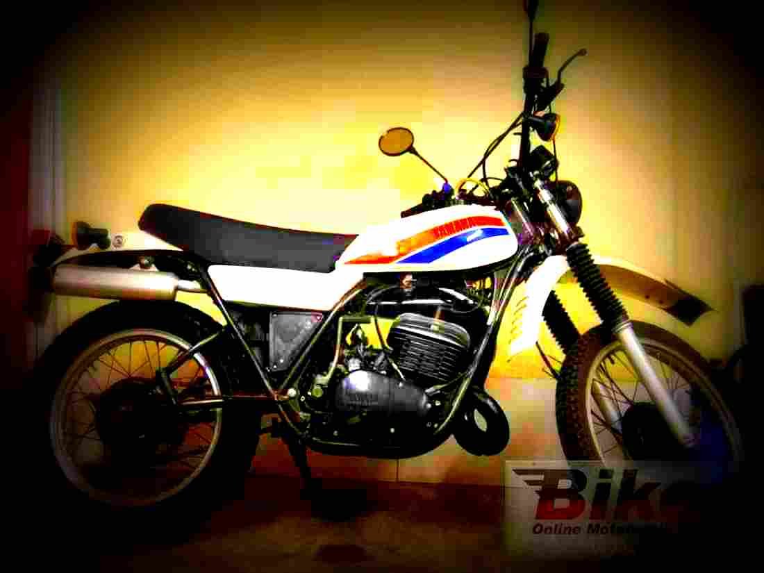 Yamaha DT 250 MX 1981 1 motorbike A4 Photo Print