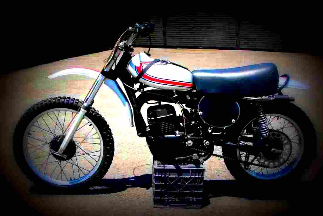 Yamaha DT 360 1974 5 motorbike A4 Photo Print