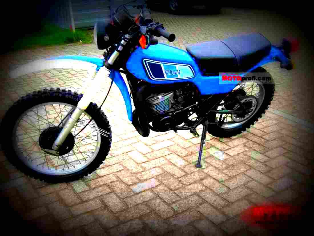 Yamaha DT 400 MX 1978 5 motorbike A4 Photo Print
