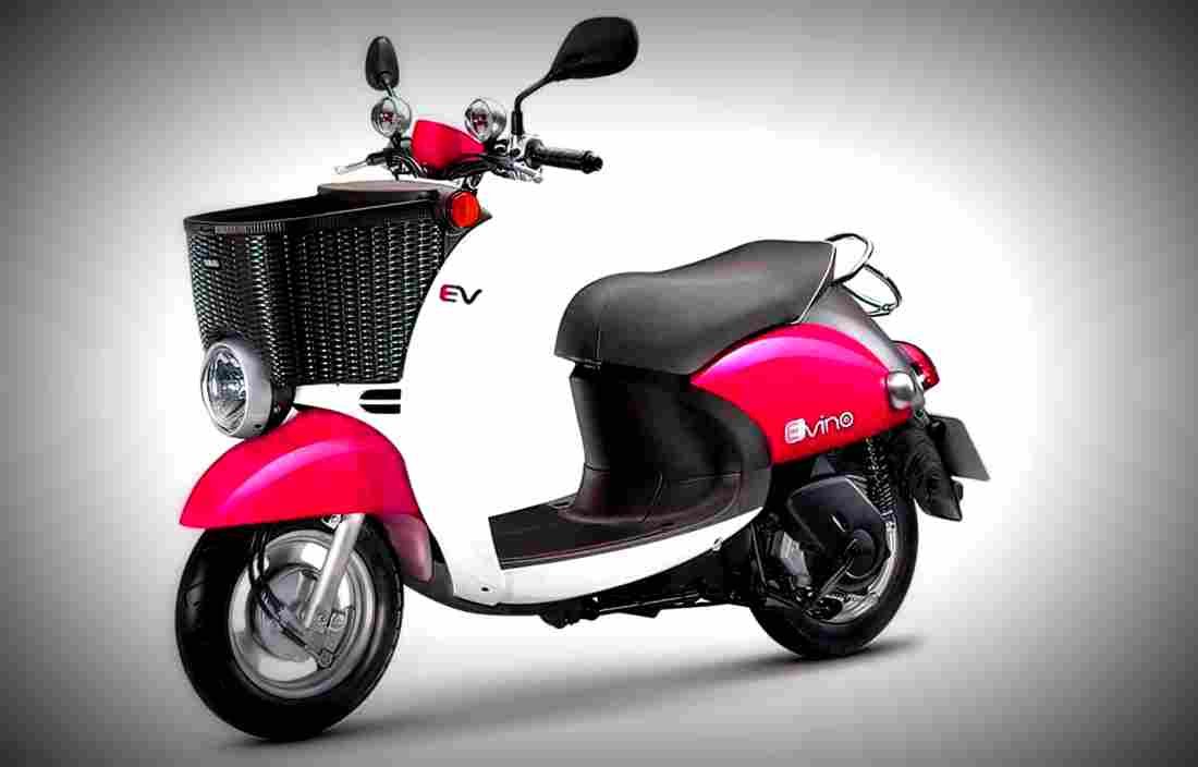 Yamaha E Vino 2018 3 motorbike A4 Photo Print