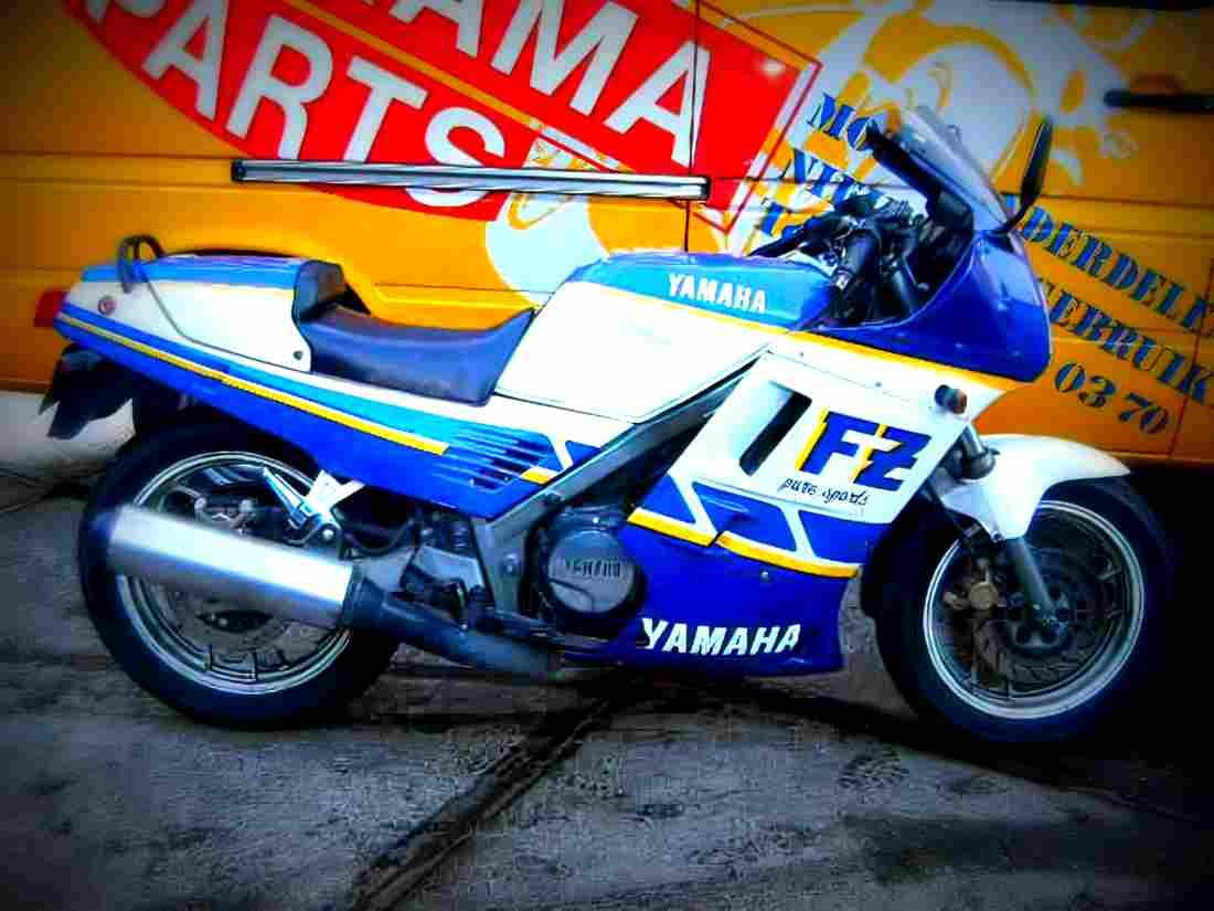 Yamaha FZ 750 (reduced effect) 1989 4 motorbike A4 Photo Print